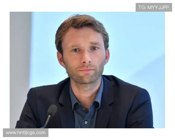 罗尔费斯称埃切韦里出场偏少因需稳固防守以助攻线发挥表现更好些